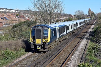 photo of 450078 at Portchester