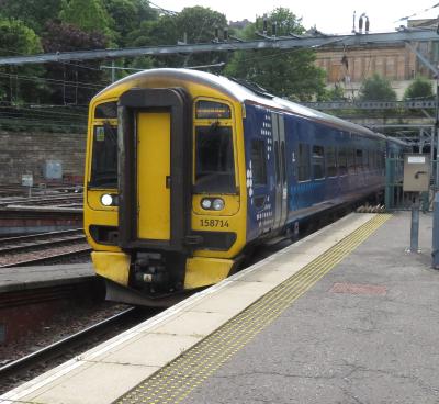 158714 at Edinburgh Waverley. &copy; Geoff