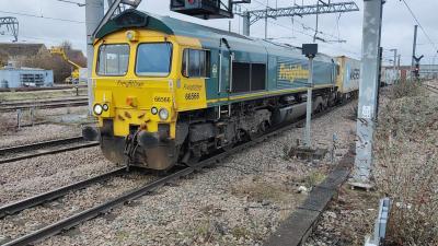 66566 at Peterborough. &copy; Geoff