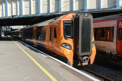 196111 at Birmingham New Street. &copy; llamafish