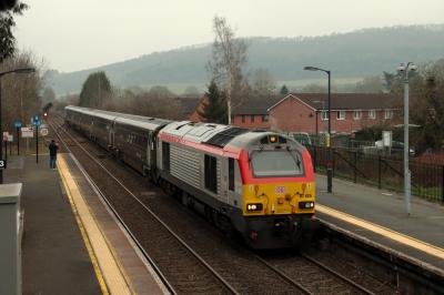 67025 at Craven Arms. &copy; stevexos