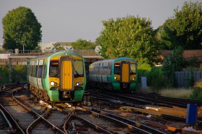 377462,377123 at East Croydon. &copy; Shotts