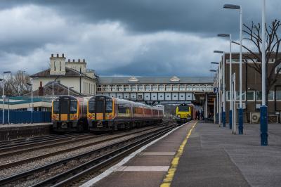 444040,444023,70001 at Eastleigh. &copy; Shotts