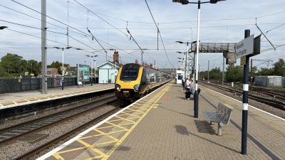 221143 at Newark North Gate. &copy; Luivery