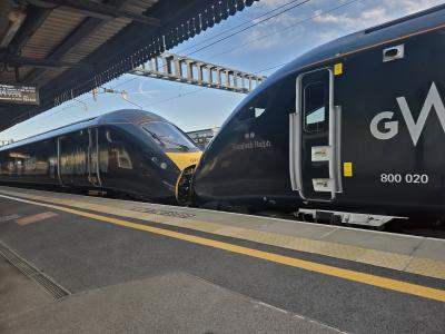 800020,800009 at Didcot Parkway. &copy; MikeMOL