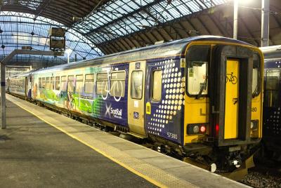 153380 at Glasgow Queen Street. &copy; stevexos