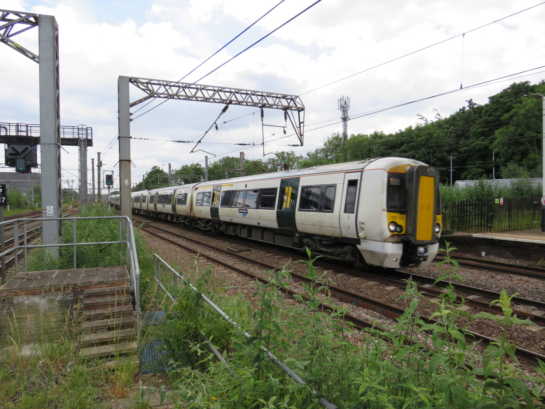 Photo of 387105 at Alexandra Palace — trainlogger