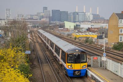 378210 at Wandsworth Road. &copy; Zain