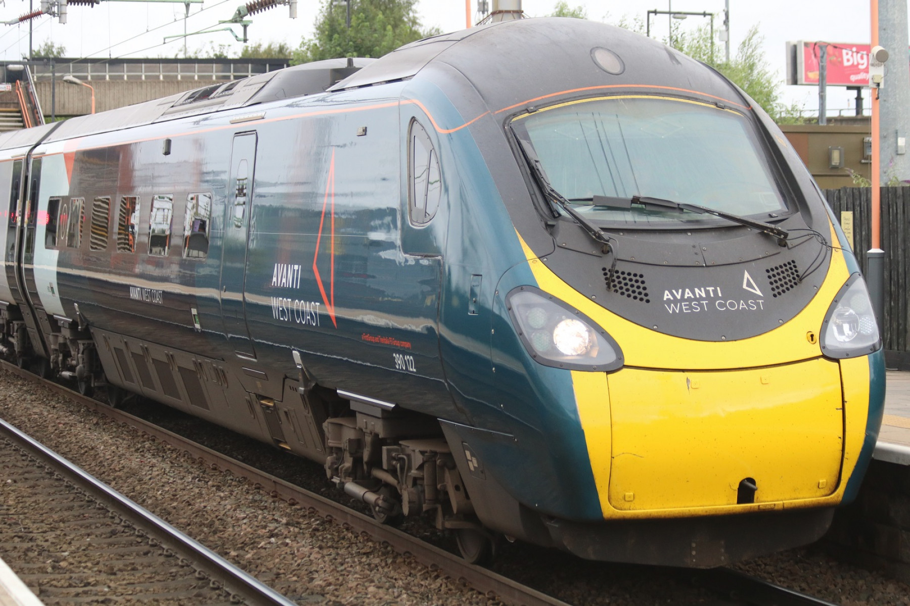 Photo of 390122 at bescot stadium+yard — trainlogger