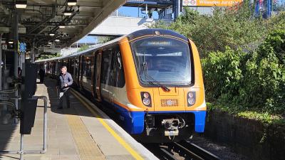 photo of 710257 at Willesden Junction