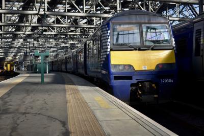 photo of 320304 at Glasgow Central