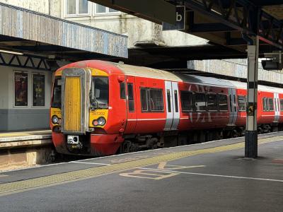 387202 at Southampton Central. &copy; Cookey84