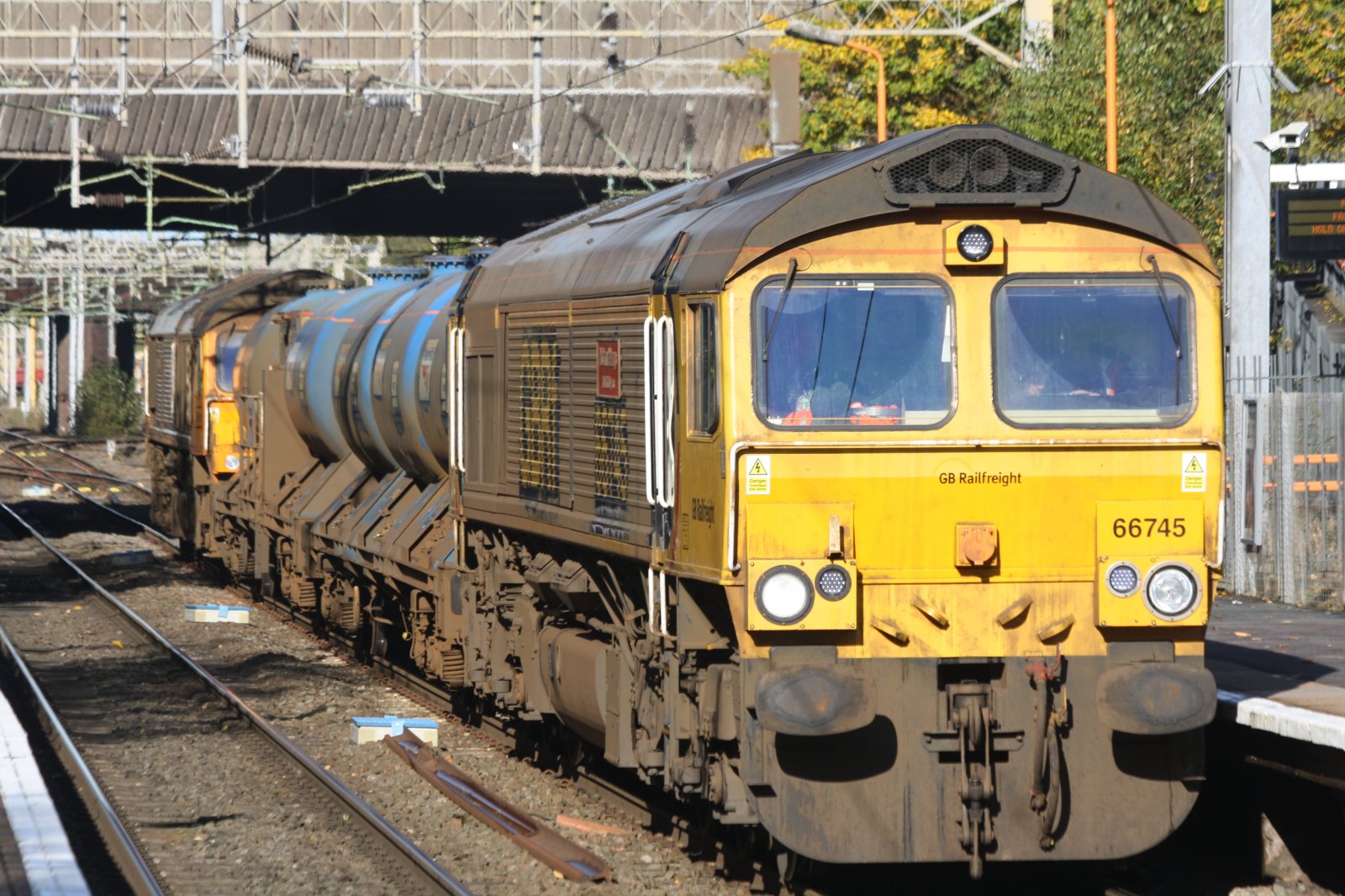 Photo of 66745 at Tame Bridge Parkway — trainlogger