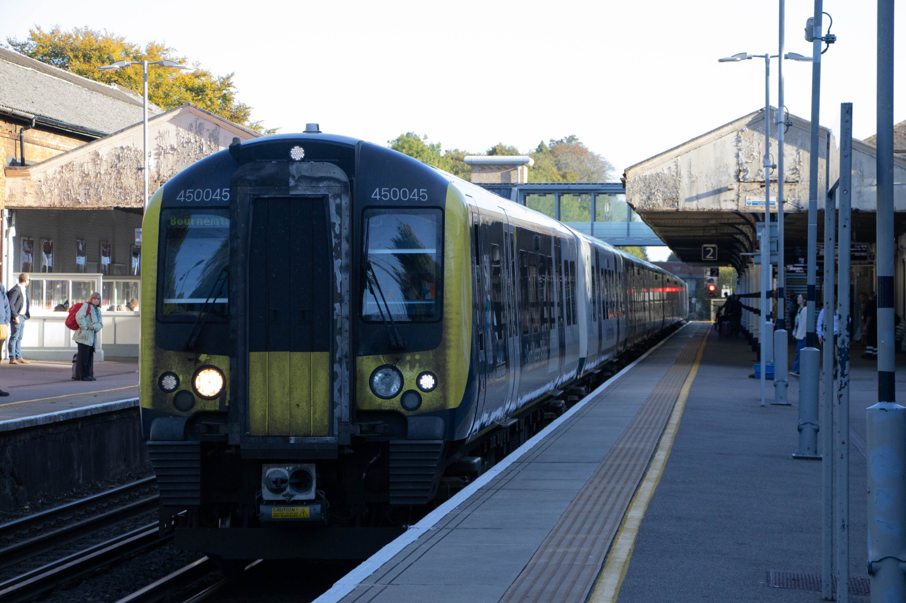 Photo of 450045 at Winchester — trainlogger