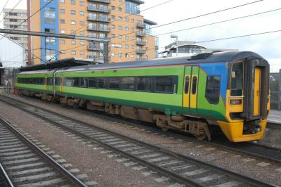 158851 at Leeds. &copy; Byron5574