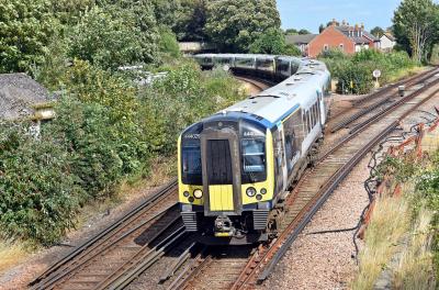 444025,444038,444025,444038 at Havant. &copy; Bestieboy