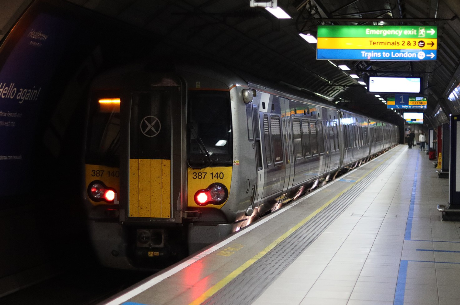 Photo of 387140 at Heathrow Airport Terminals 1, 2 and 3 — trainlogger
