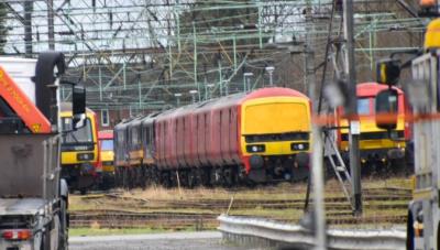 325016,90028,325013,90034 at Crewe IEMD. &copy; Brodie