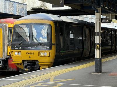 166205 at Southampton Central. &copy; Cookey84