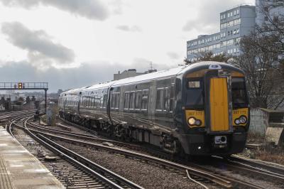 387173 at Battersea Park. &copy; Zain