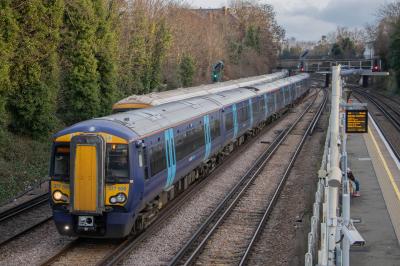 377509 at Wandsworth Road. &copy; Zain