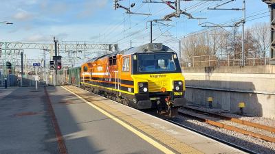 70020 at Nuneaton. &copy; MemberOfThePublic