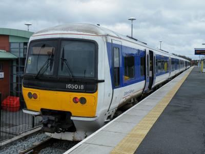 165018 at Aylesbury Vale Parkway. &copy; llamafish