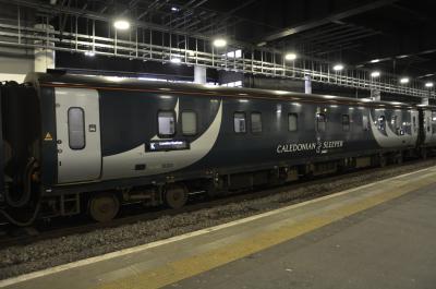 15334 coach at London Euston. &copy; AJax