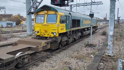 66567 at Peterborough. &copy; Geoff