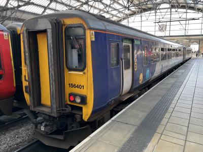 156401 at Liverpool Lime Street. &copy; BigKev