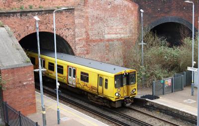 507025 at Kirkdale. &copy; stevexos
