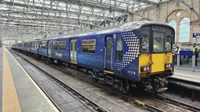 318268 at Glasgow Central. &copy; MemberOfThePublic