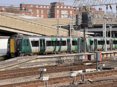 350409 at London Euston. &copy; Luivery