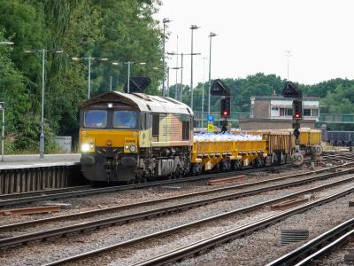 photo of 66848 at Tonbridge