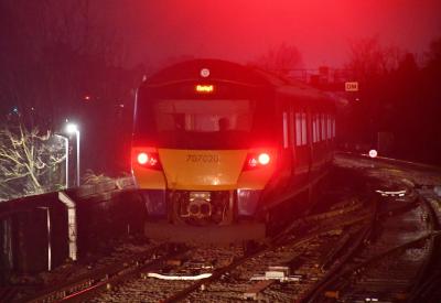 707020 at Dartford. &copy; MJM