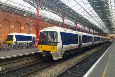 165002,165038 at London Marylebone. &copy; trainlogger