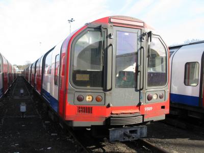 LU91189 at Hainault LU depot. &copy; Byron5574