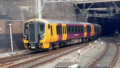 730037 at Birmingham New Street. &copy; MemberOfThePublic