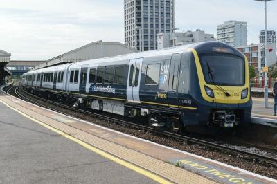 701053 at Clapham Junction. &copy; llamafish