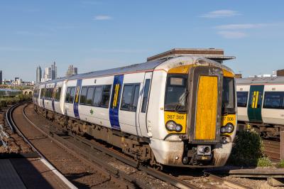 photo of 387306 at Clapham Junction