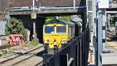 photo of 66564 at Acton Main Line