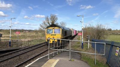 66505 at Kings Sutton. &copy; Luivery