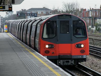 LU96110 at Dollis Hill. &copy; llamafish