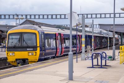 166203 at Didcot Parkway. &copy; Shotts