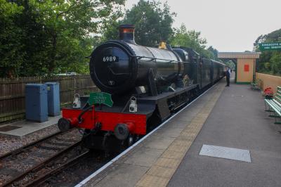 6989 steam at Bluebell Railway. &copy; South Coast Trainspotter