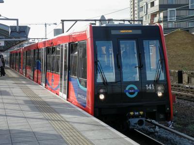 DLR 141 at Shadwell. &copy; llamafish