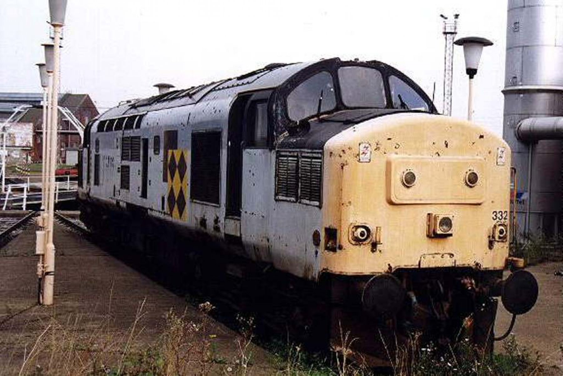 Photo of 37332 at Old Oak Common TMD — trainlogger