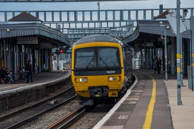 166203 at Didcot Parkway. &copy; Shotts