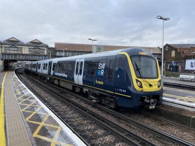 701012 at Clapham Junction. &copy; Pistolpete008