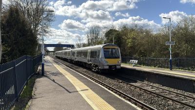 168215 at Kings Sutton. &copy; Luivery